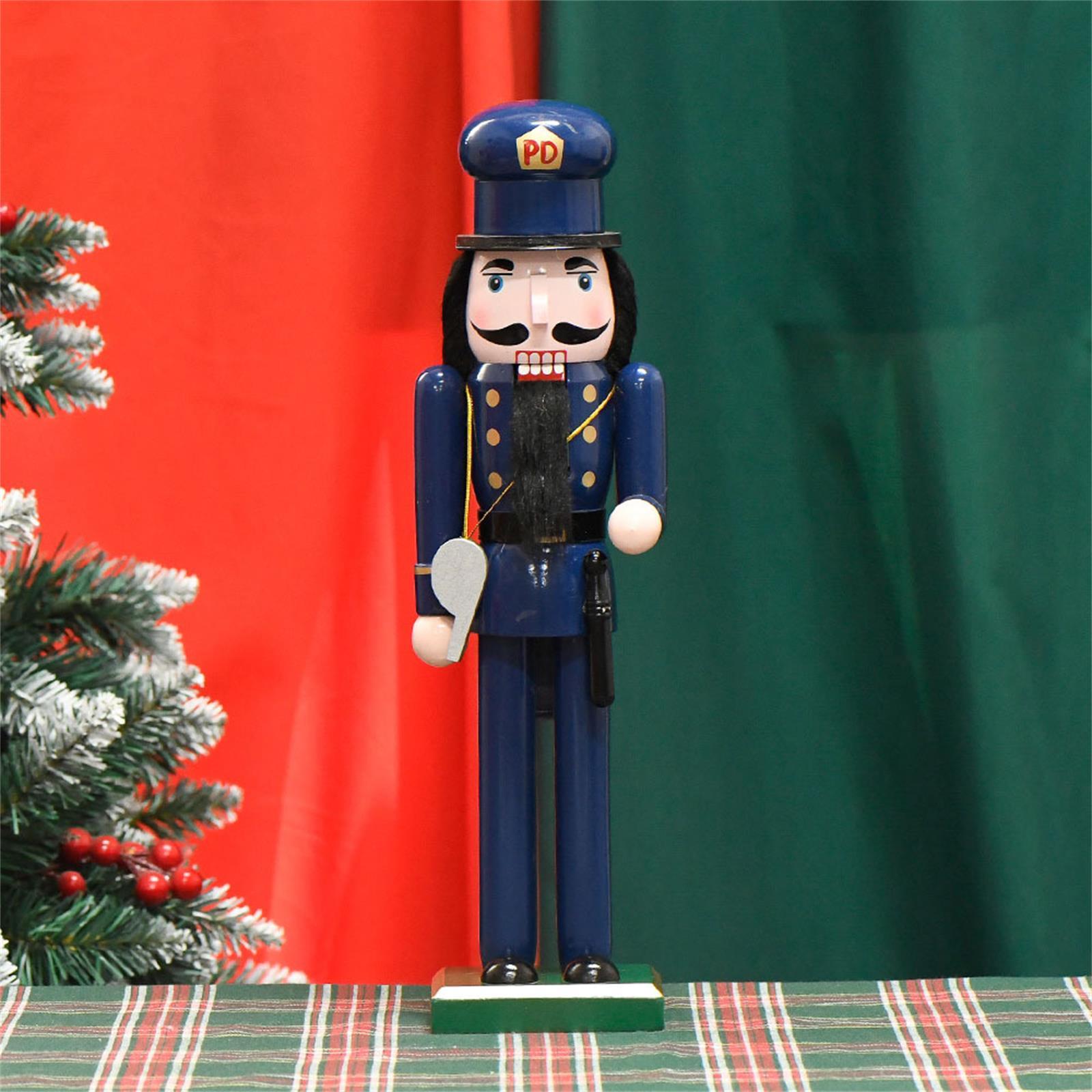تمثال فتاحة المكسرات لعيد المي - مراجعة Nutcracker Figurine وسعره